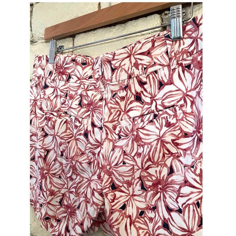 Ann Taylor Floral Chino Shorts – Red &‎ White Hibiscus Print – Size 2 - Picture 5 of 9